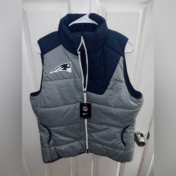 NWT Women’s New England Patriots- Nike - Gray & Blue Full-Zip Insulated vest - Picture 1 of 3
